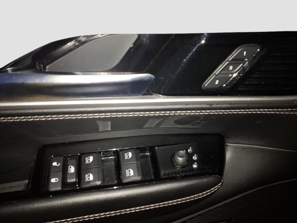 Used 2024 Jeep Wagoneer Series II w/ Flexible Seating Group image 26