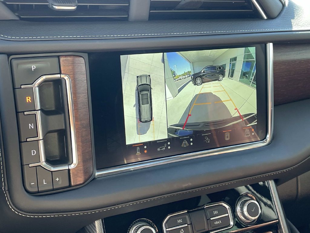 Used 2024 GMC Yukon Denali Ultimate AWD/4WD image 28