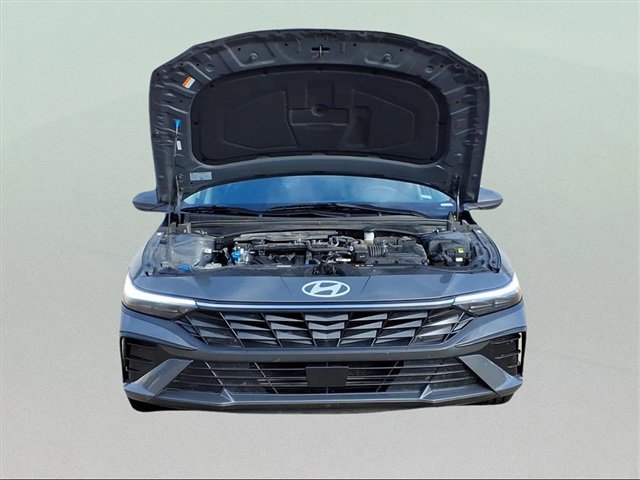 Used 2025 Hyundai Elantra SEL image 25