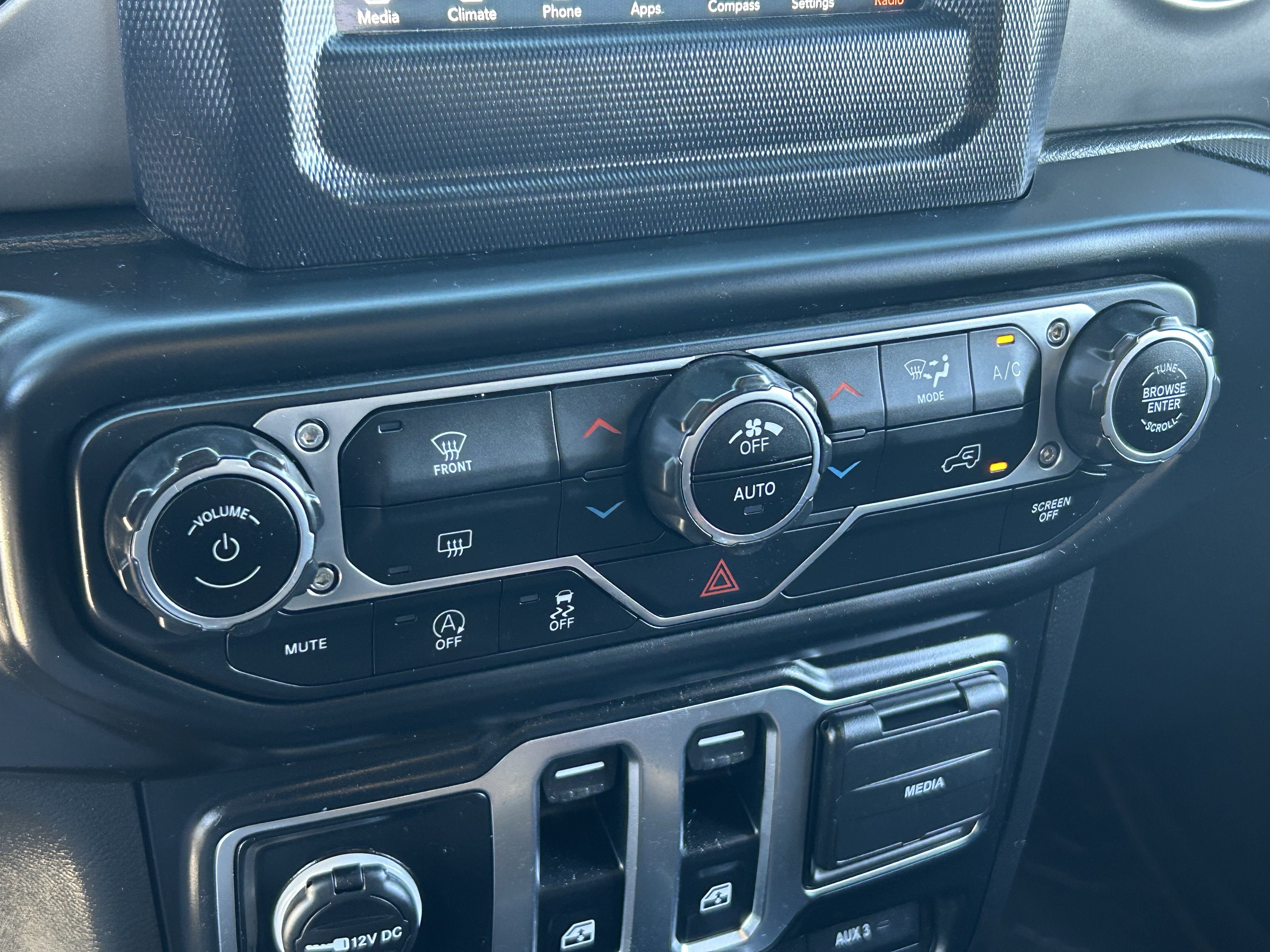 Certified 2020 Jeep Wrangler Sport image 23