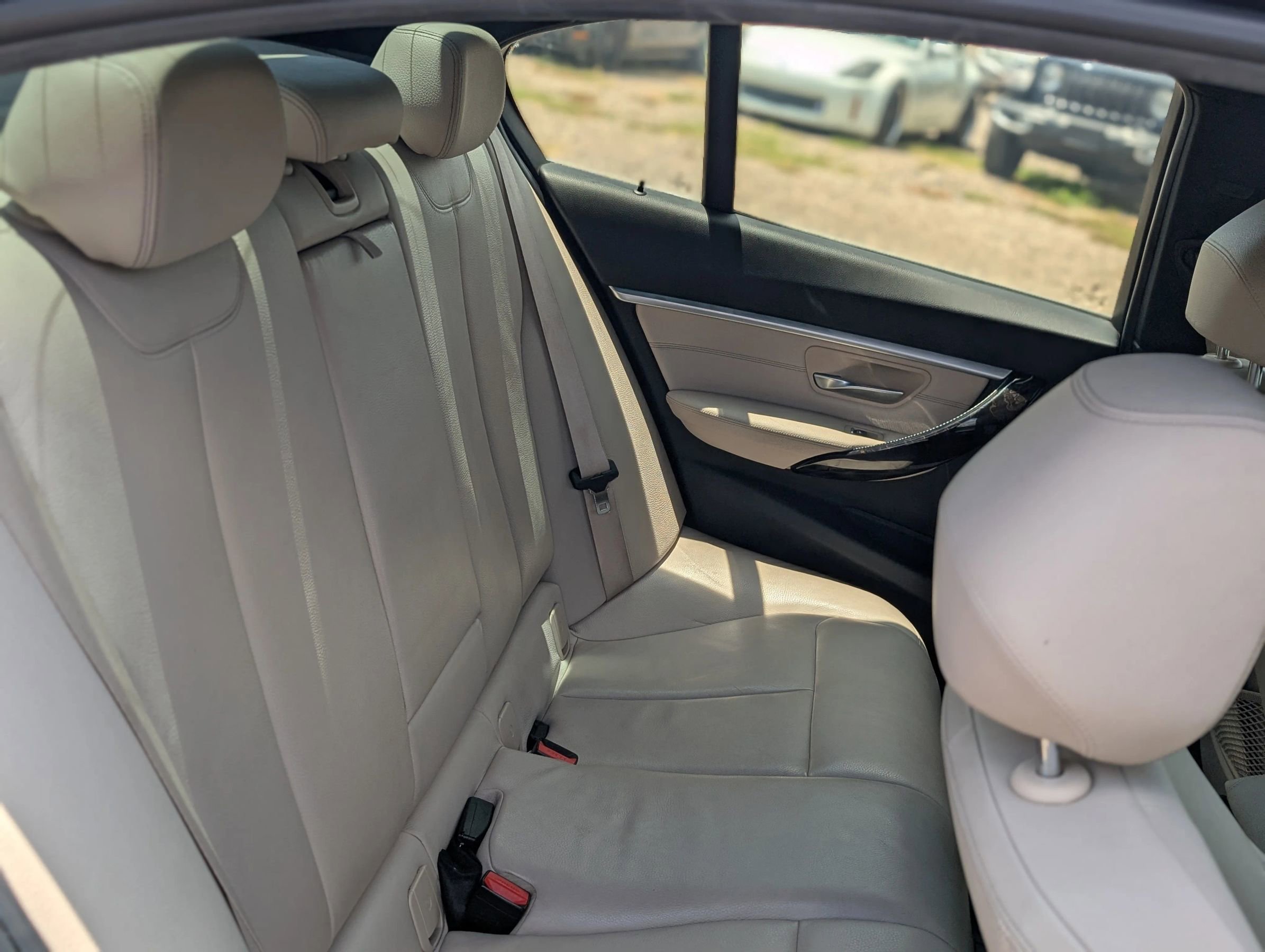 Used 2017 BMW 330i Sedan image 14