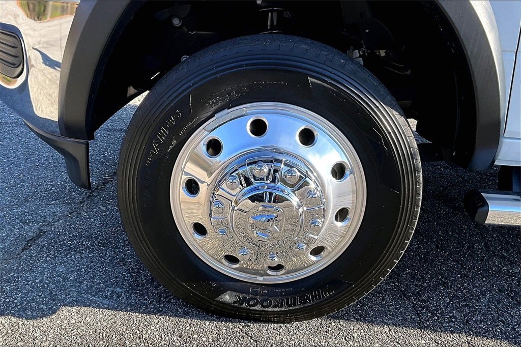 Used 2024 RAM 5500 Tradesman w/ Chrome Appearance Group image 27