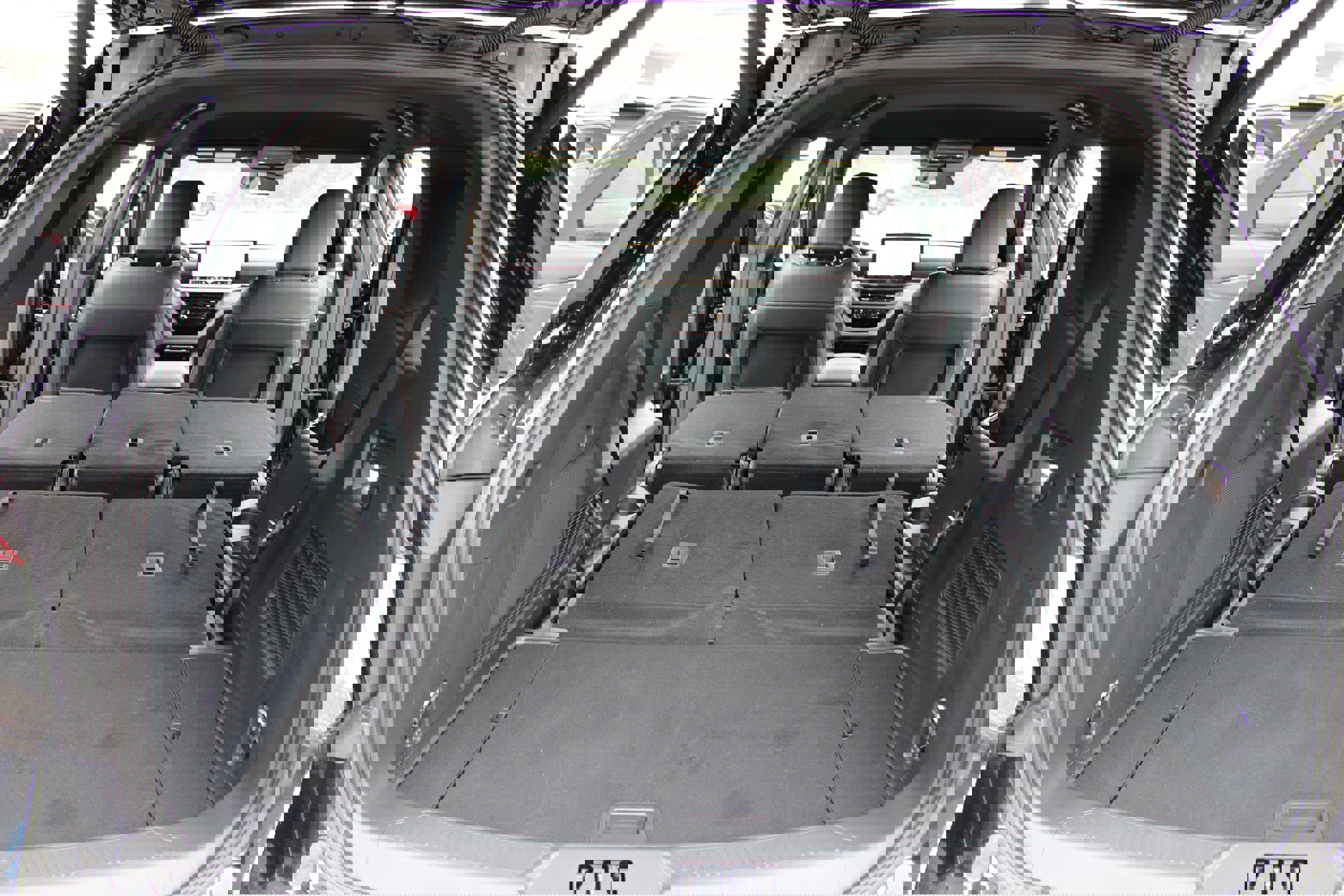 Used 2025 Ford Explorer ST-Line w/ ST-Line Street Pack image 16