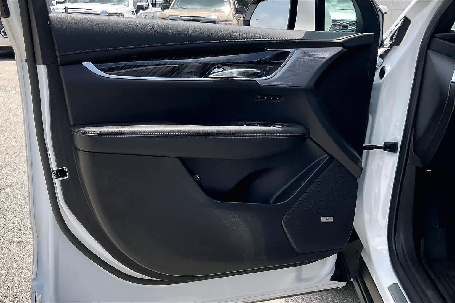 Used 2024 Cadillac XT6 Premium Luxury w/ LPO, Floor Liner Package FWD image 22