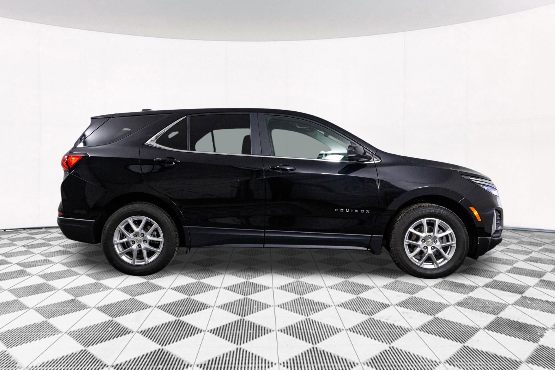 Certified 2022 Chevrolet Equinox LT w/ LPO, Floor Liner Package image 17