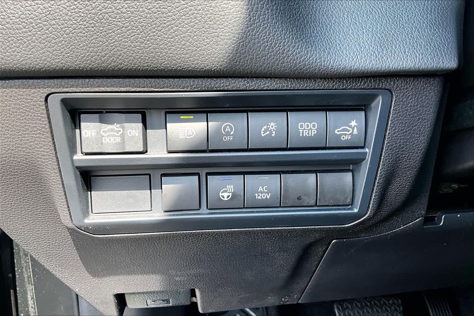 Used 2024 Toyota Tundra Limited AWD/4WD image 35