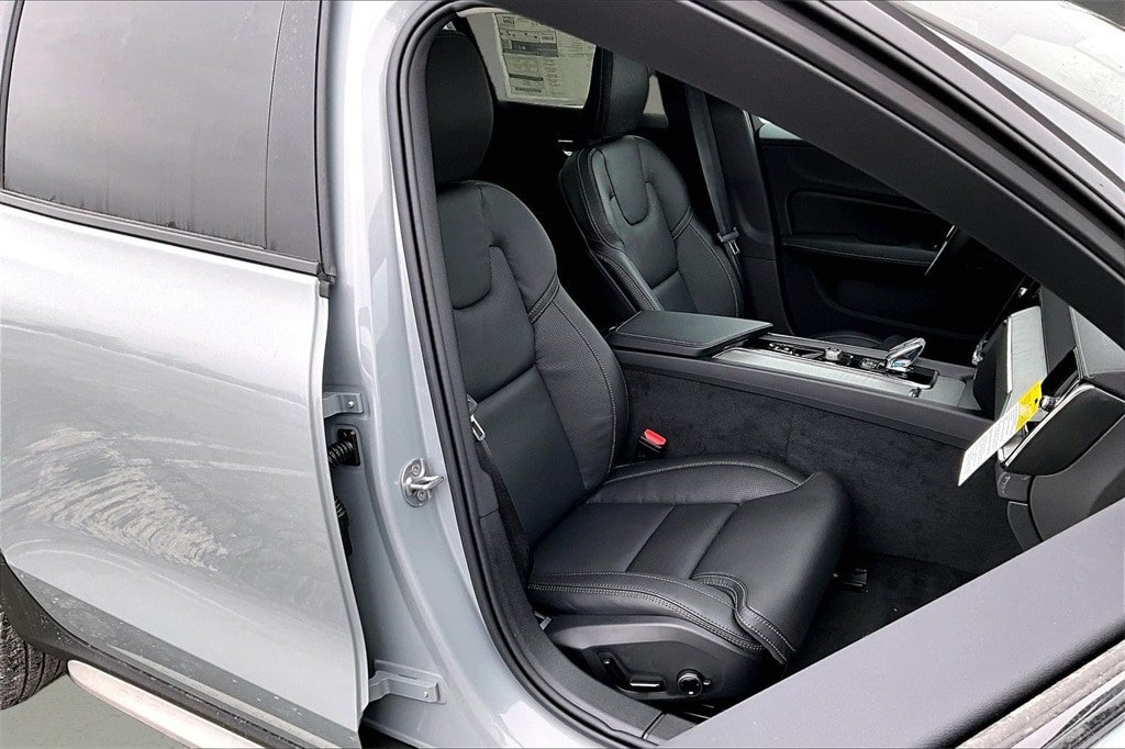 New 2026 Volvo V60 B5 Cross Country Ultra w/ Protection Package Premier AWD/4WD image 11