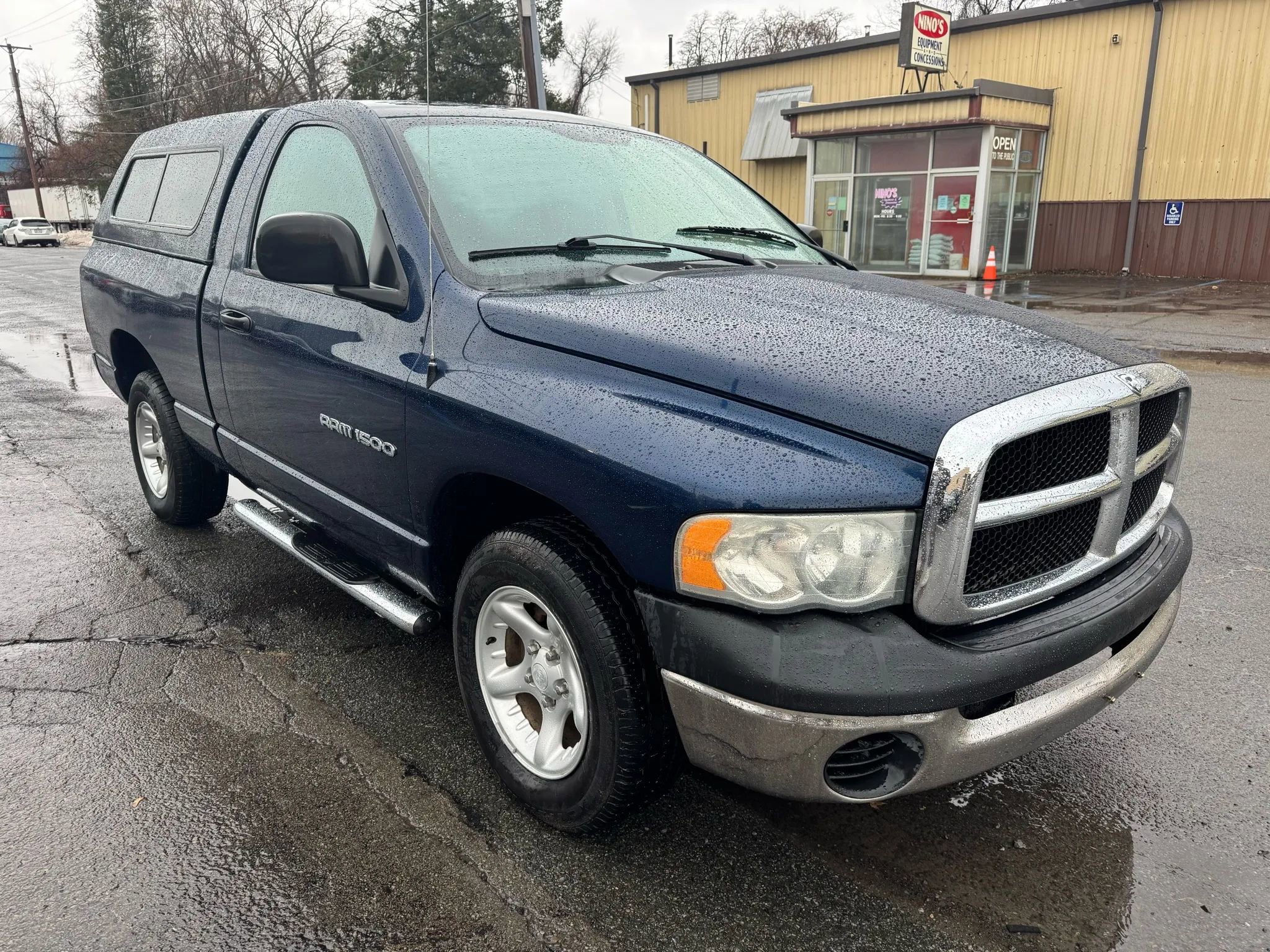Used 2004 Dodge Ram 1500 Truck ST image 3