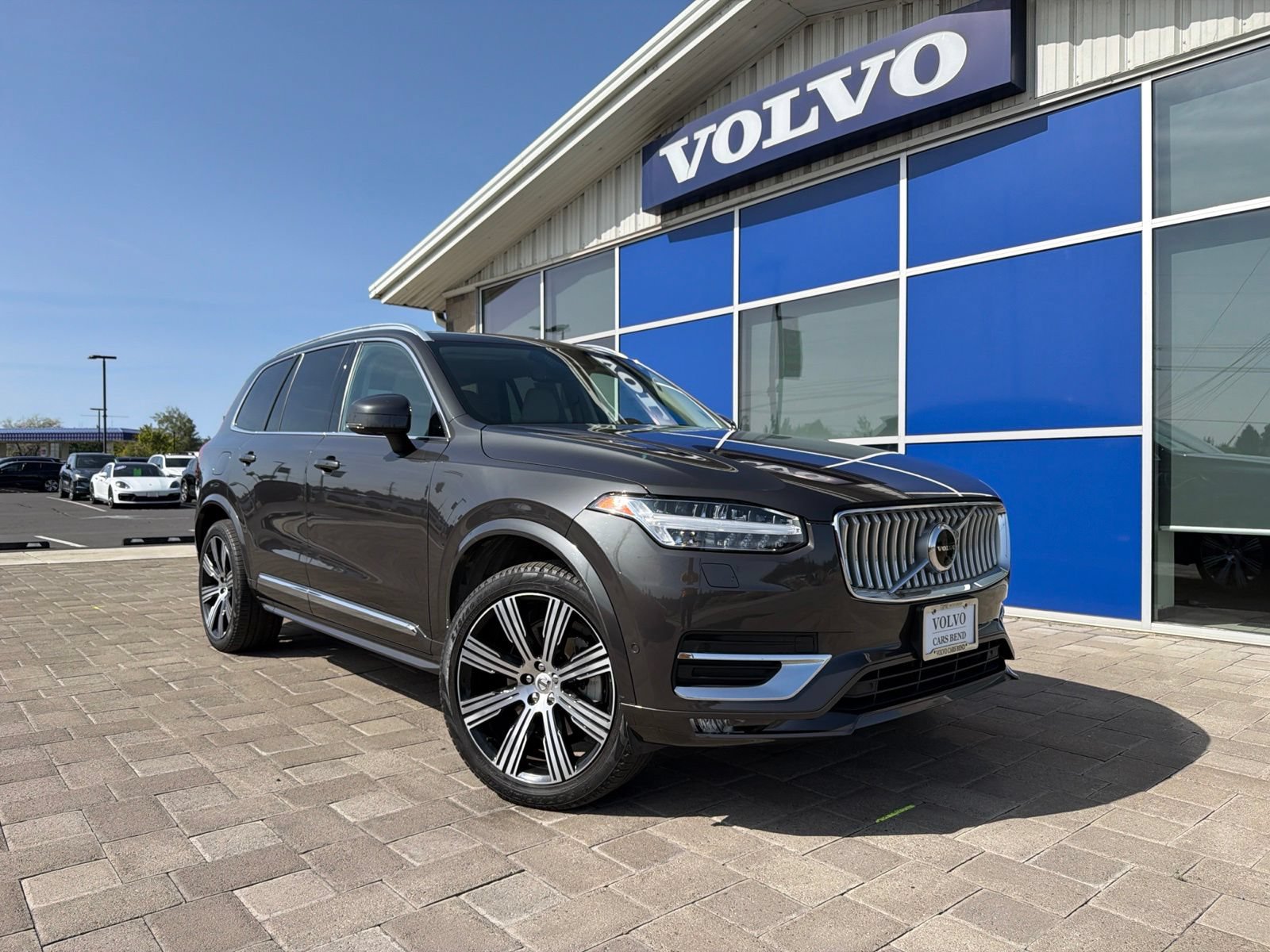 Used 2023 Volvo XC90 B6 Ultimate w/ Protection Package Premier AWD/4WD image 1