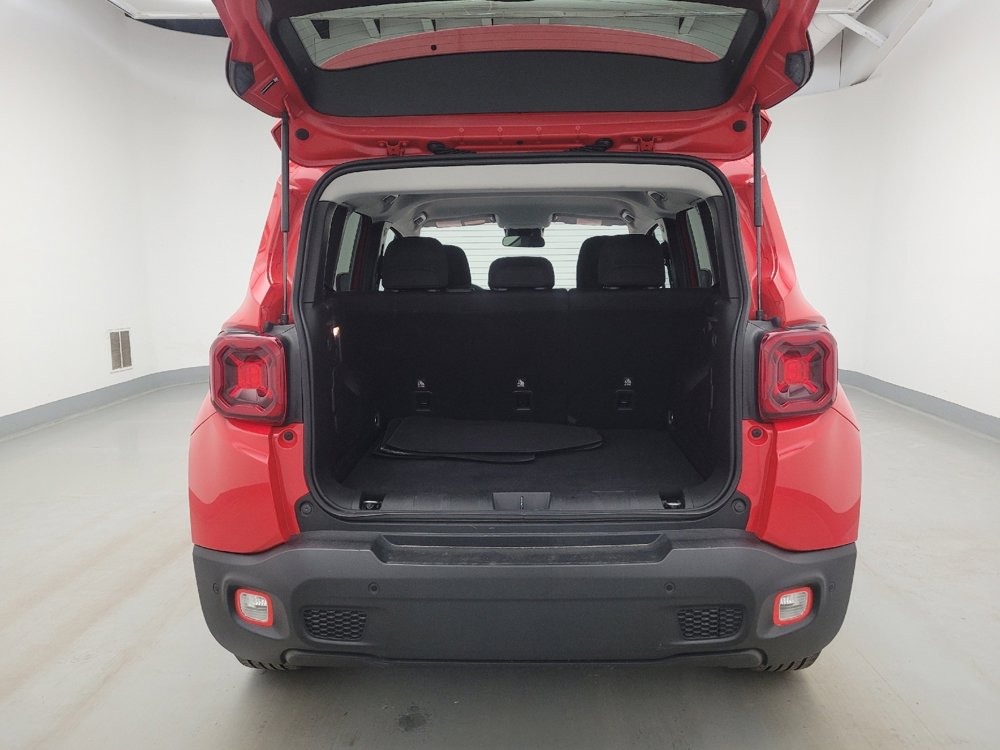 Used 2021 Jeep Renegade Latitude w/ Luxury Group I image 29