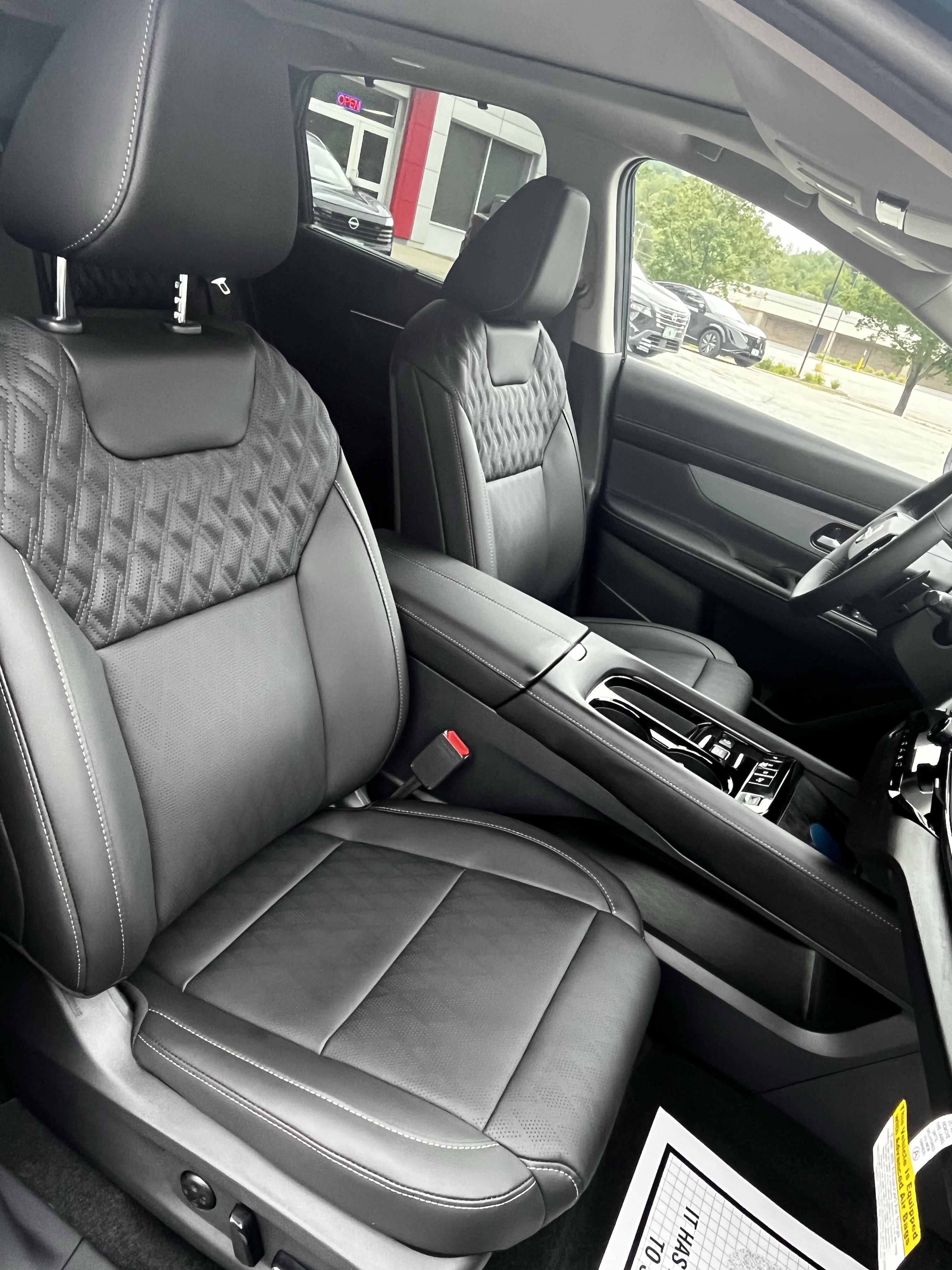 New 2026 Nissan Murano Platinum w/ Cargo Package AWD/4WD image 17