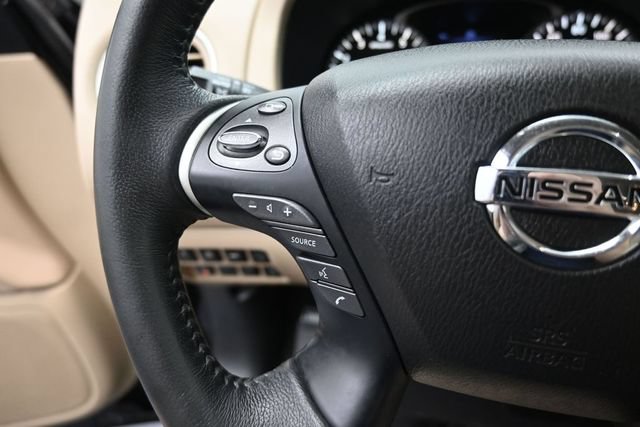 Used 2017 Nissan Pathfinder Platinum FWD image 6