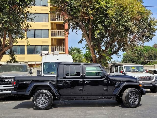New 2026 Jeep Gladiator Sport image 8