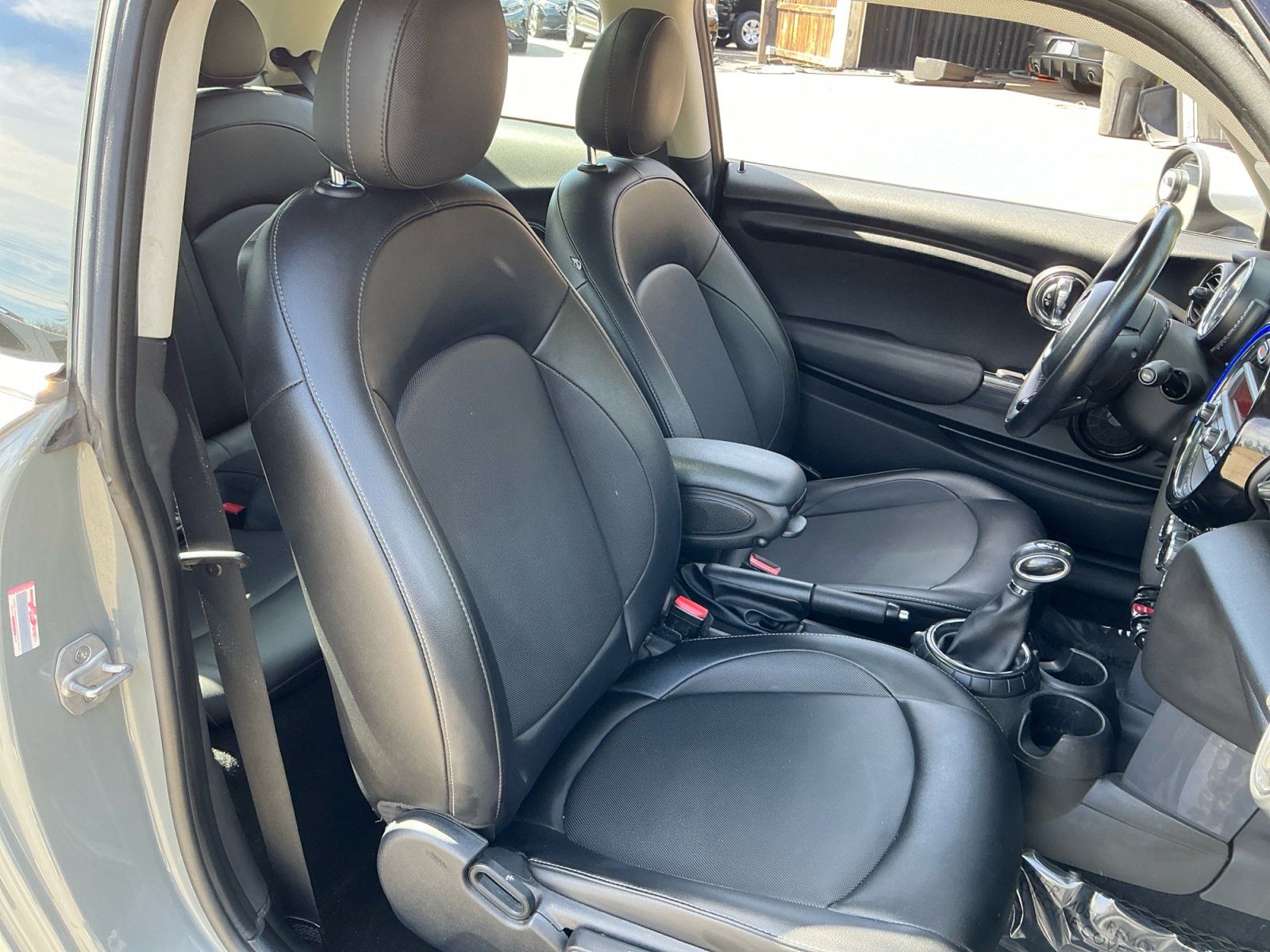 Used 2015 MINI Cooper 2-Door Hardtop image 21