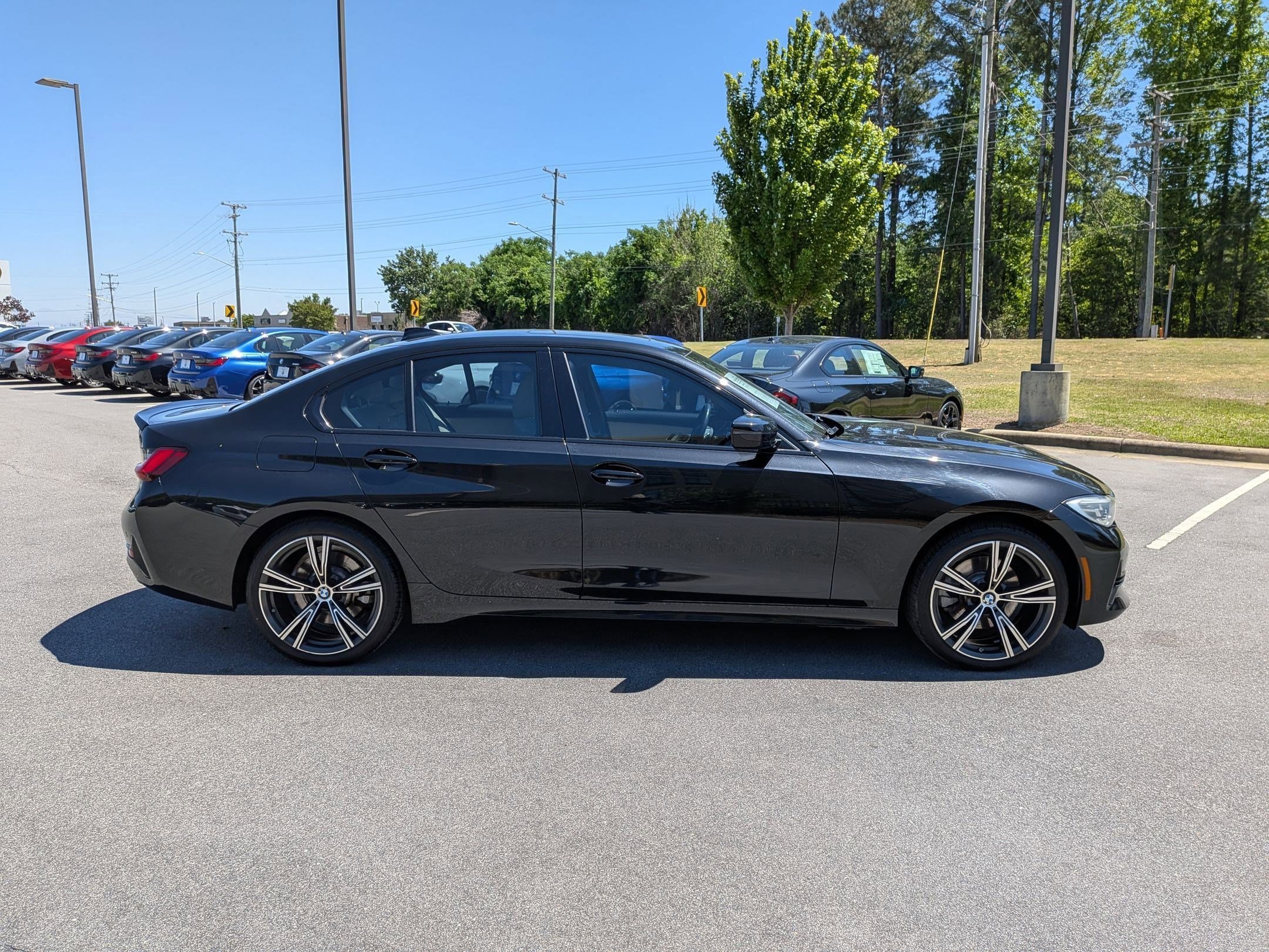 Used 2022 BMW 330i Sedan w/ Convenience Package RWD image 2