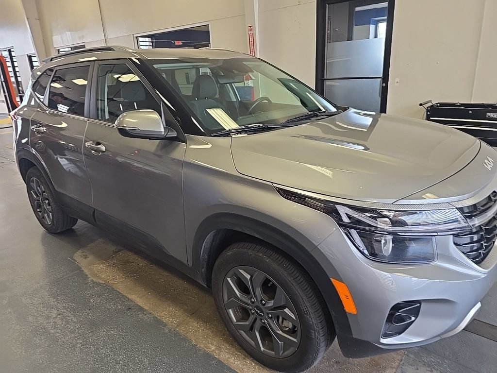 Used 2024 Kia Seltos S AWD/4WD image 1