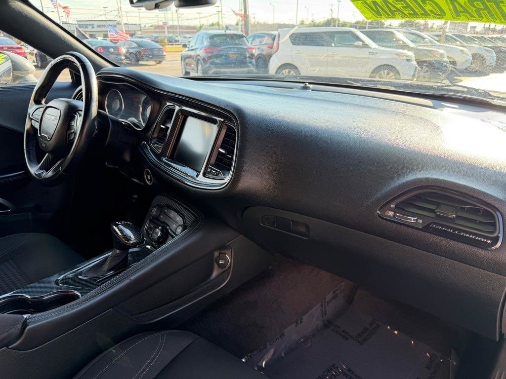 Used 2018 Dodge Challenger SXT RWD image 12