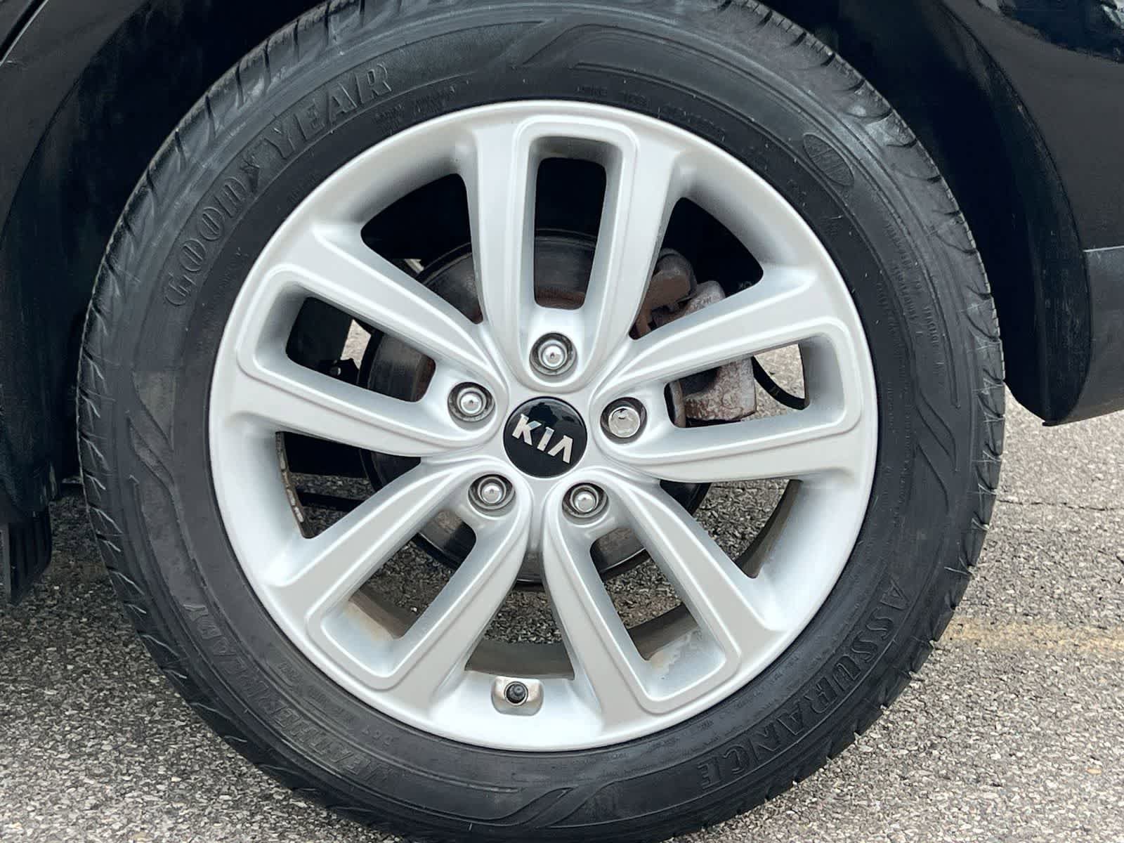 Used 2019 Kia Soul + FWD image 14