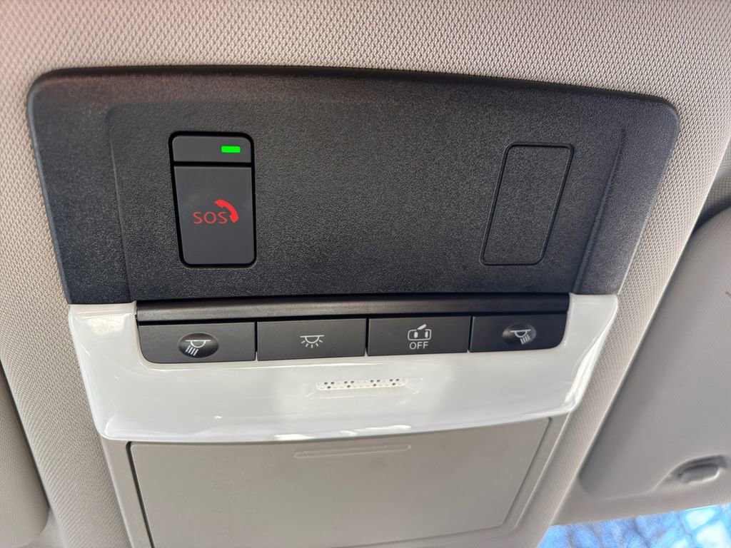 Used 2023 Nissan Rogue SV image 29