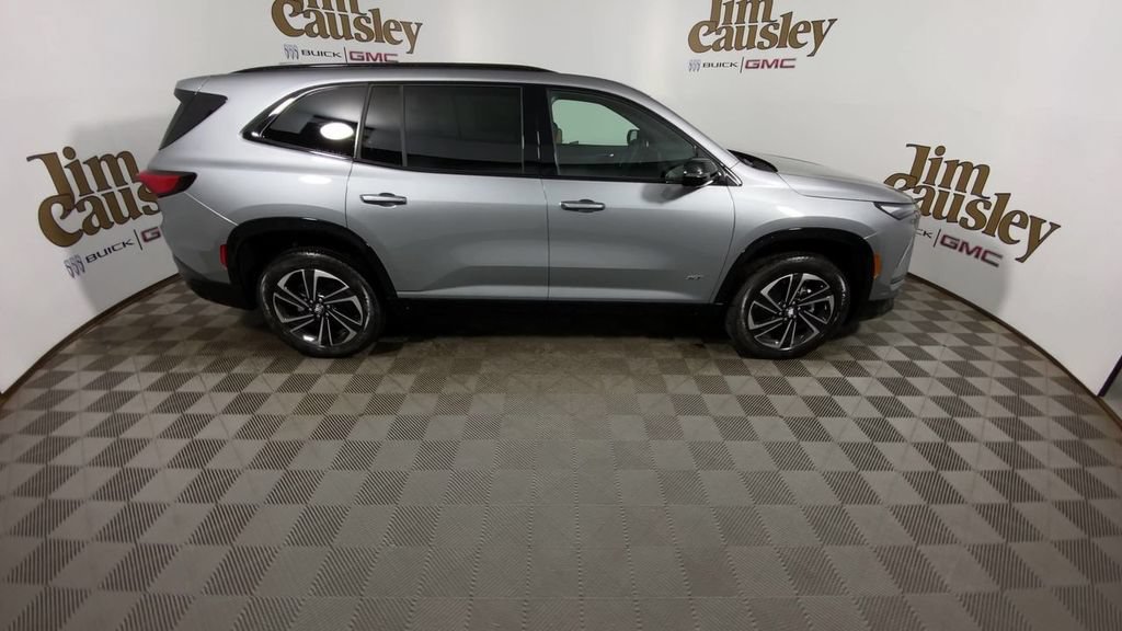 Used 2026 Buick Enclave Sport Touring w/ Power Package FWD image 9