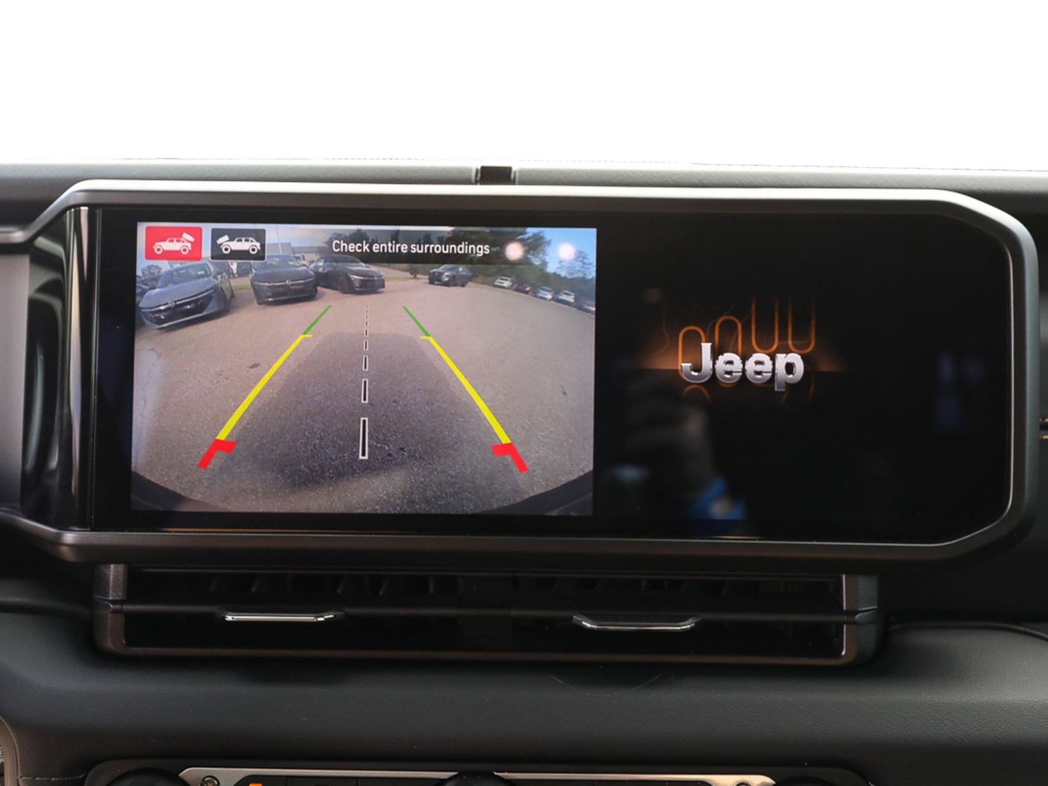 Used 2026 Jeep Wrangler Unlimited Sahara AWD/4WD image 17