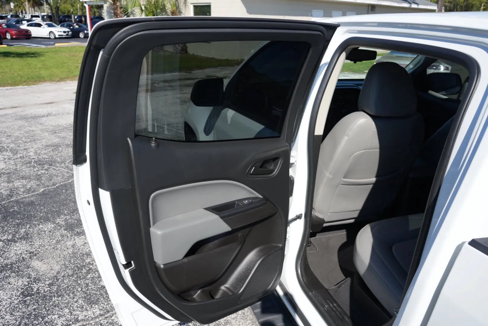 Used 2019 Chevrolet Colorado W/T RWD image 19