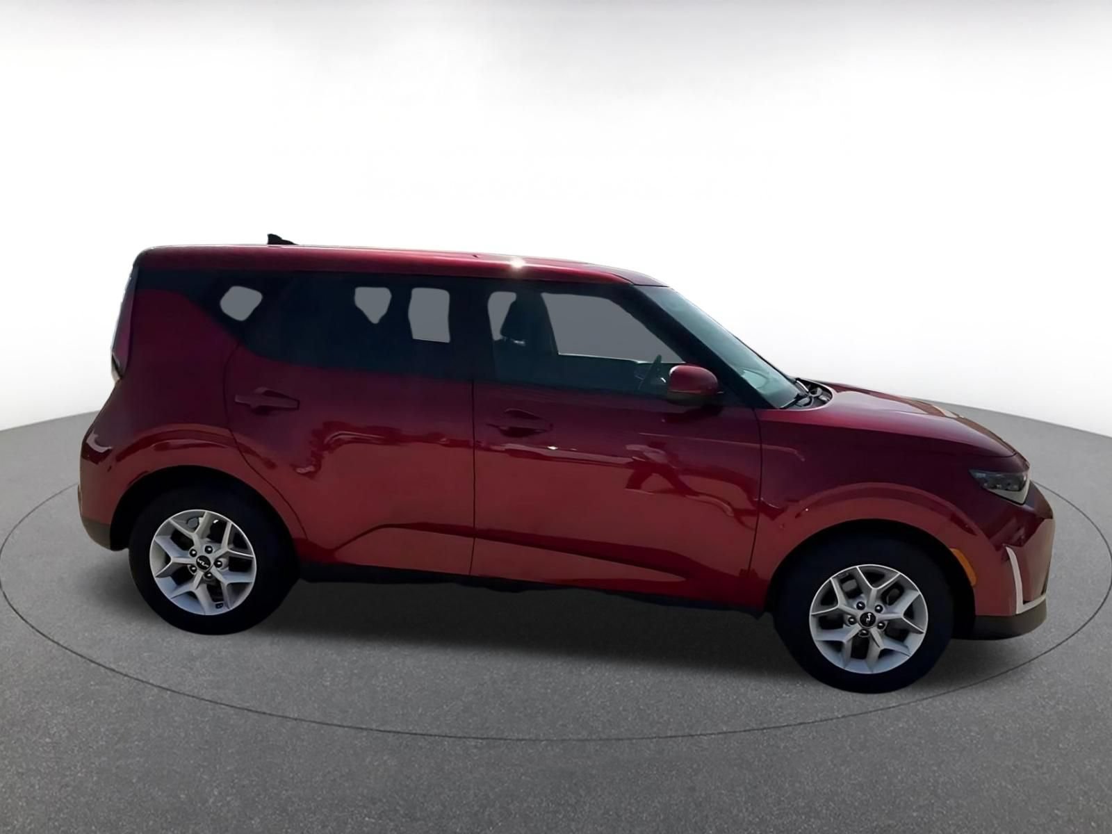 Used 2025 Kia Soul LX w/ LX Technology Package FWD image 15