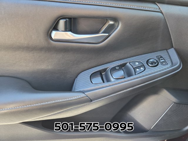 Used 2025 Nissan Sentra SV FWD image 32