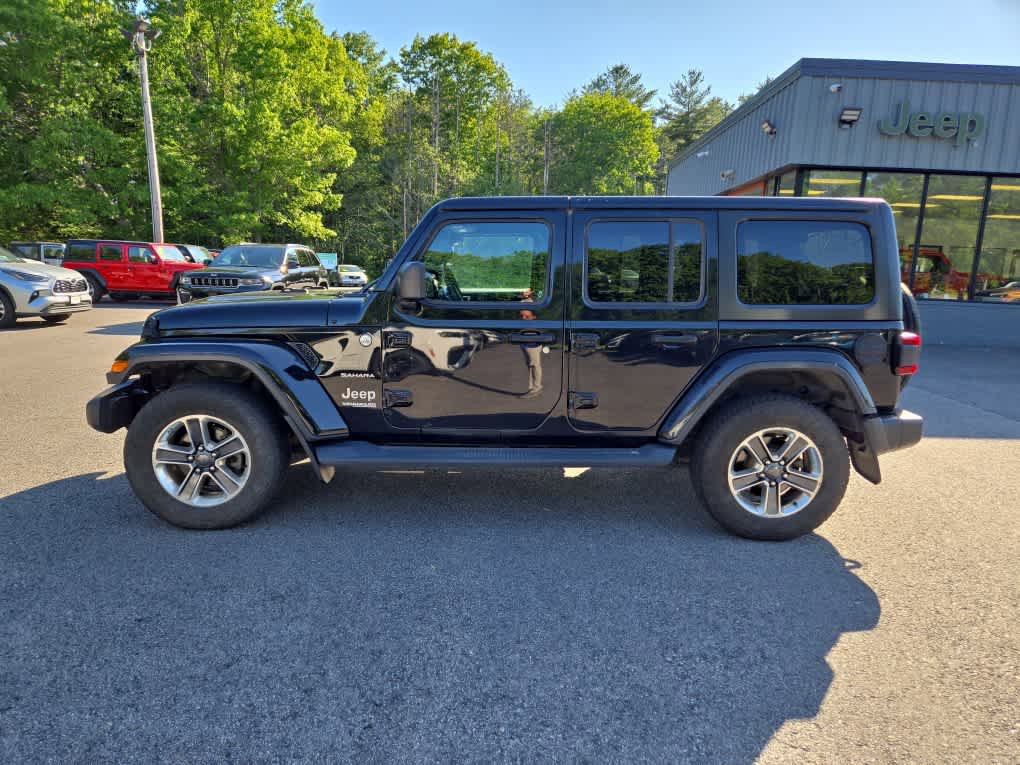 Used 2018 Jeep Wrangler Unlimited Sahara w/ Dual Top Group AWD/4WD image 7