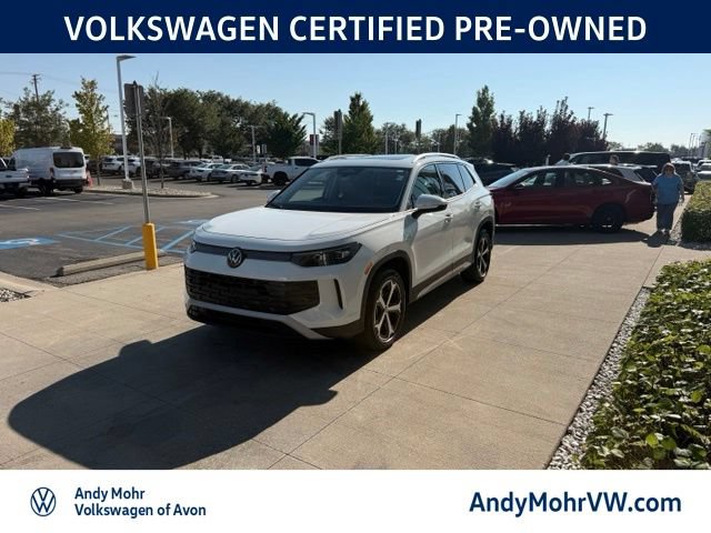 Used 2026 Volkswagen Tiguan SE w/ Panoramic Sunroof Package AWD/4WD image 3