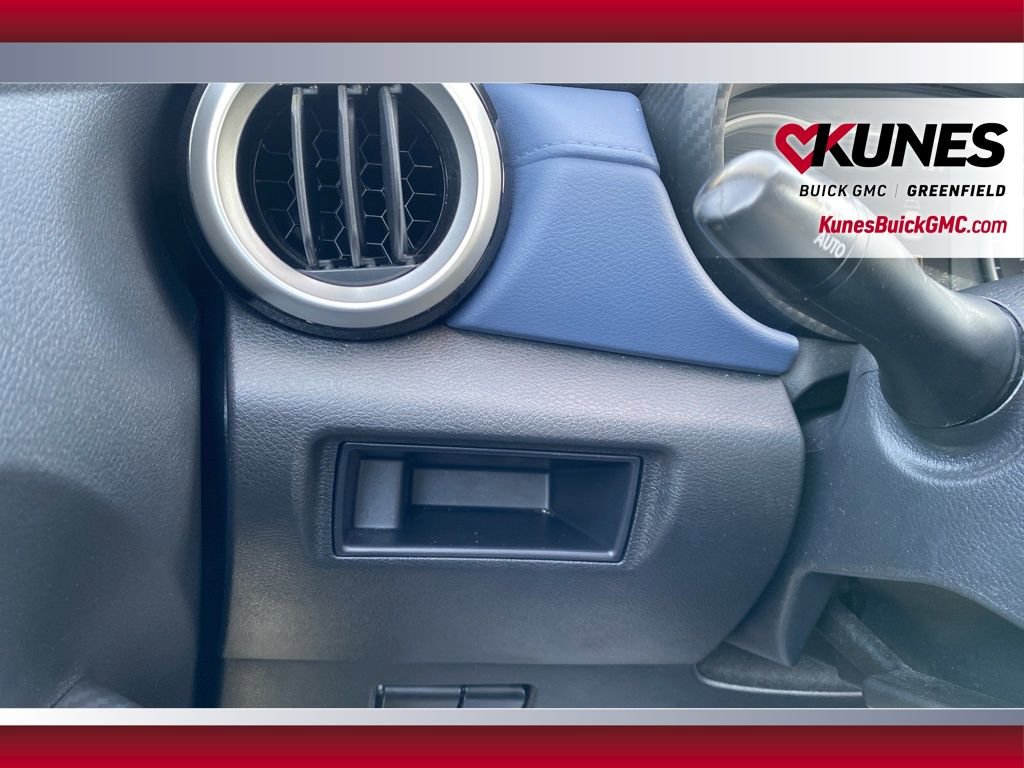 Used 2023 Nissan Versa SV image 29