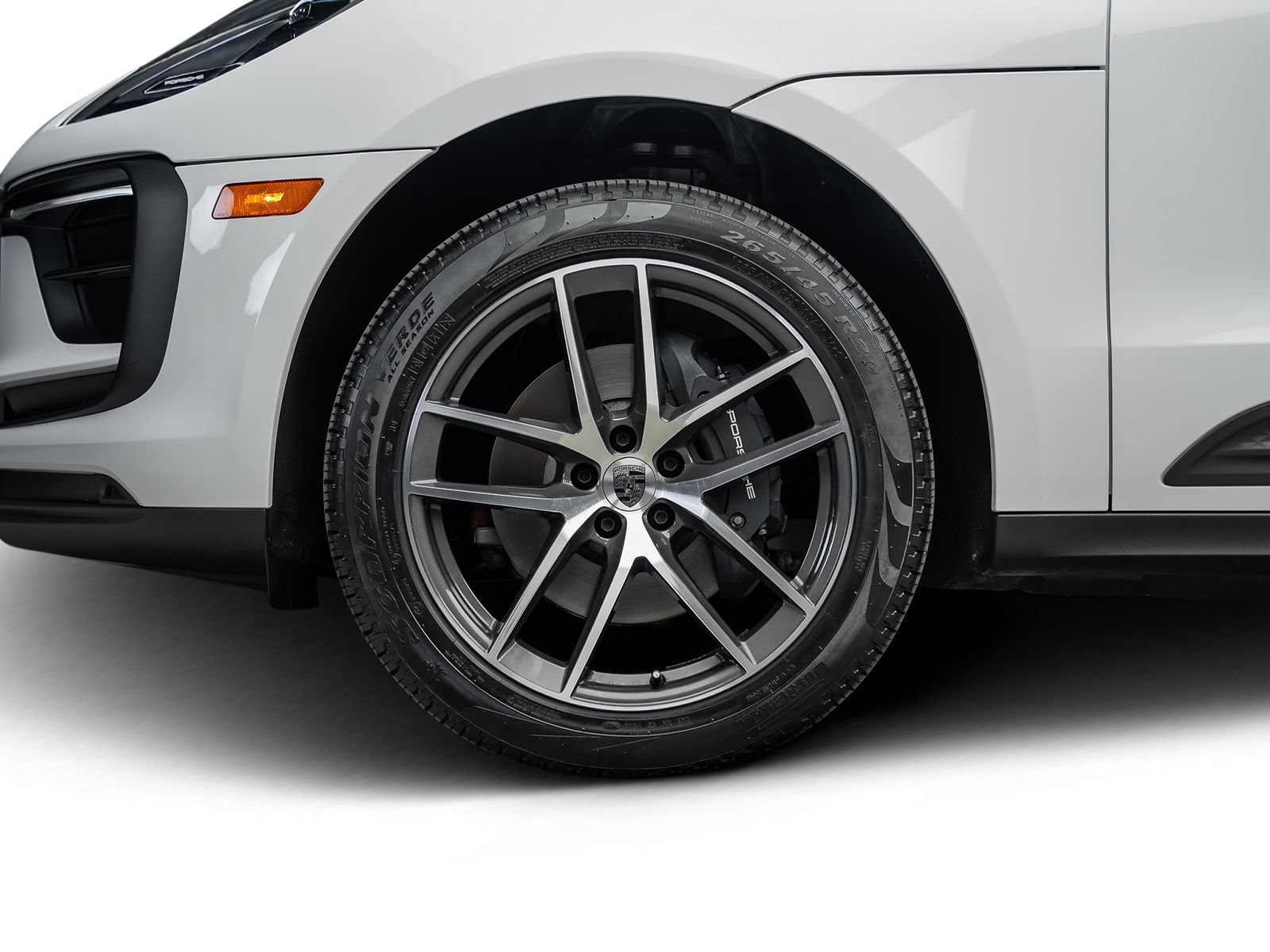 Used 2025 Porsche Macan AWD/4WD image 20