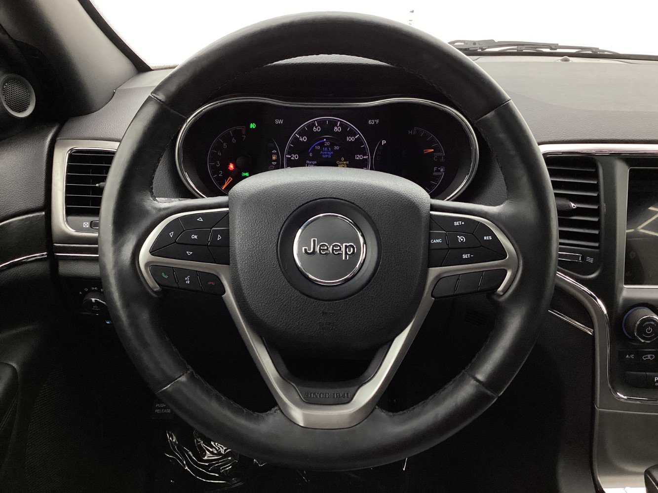 Used 2018 Jeep Grand Cherokee Limited AWD/4WD image 30