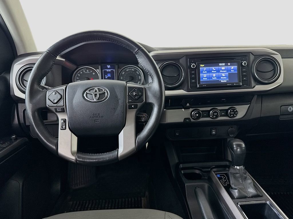 Used 2017 Toyota Tacoma SR5 w/ SR5 Appearance Package (SM) image 18