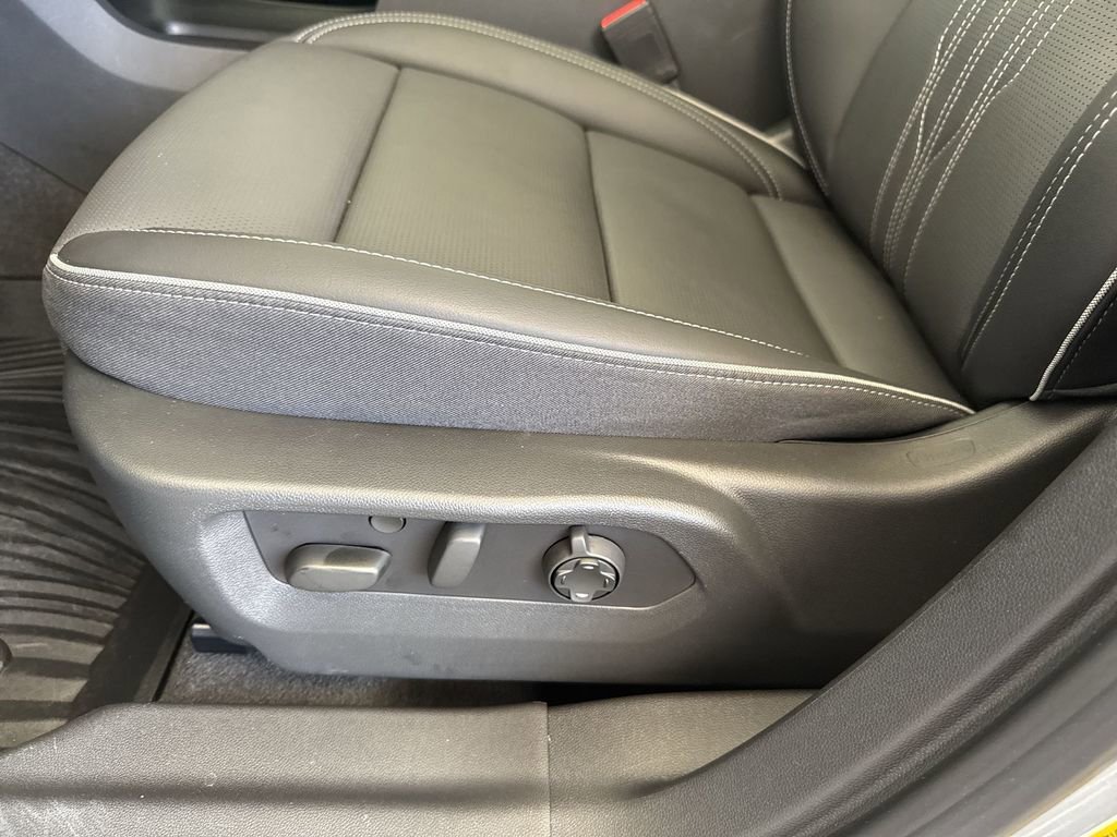 Certified 2025 Buick Envision Avenir AWD/4WD image 11