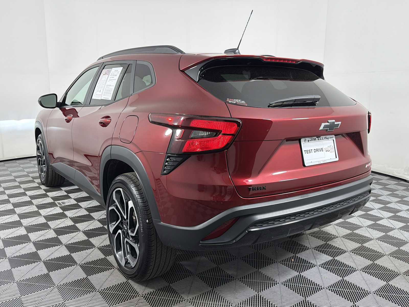 Used 2024 Chevrolet Trax RS image 4