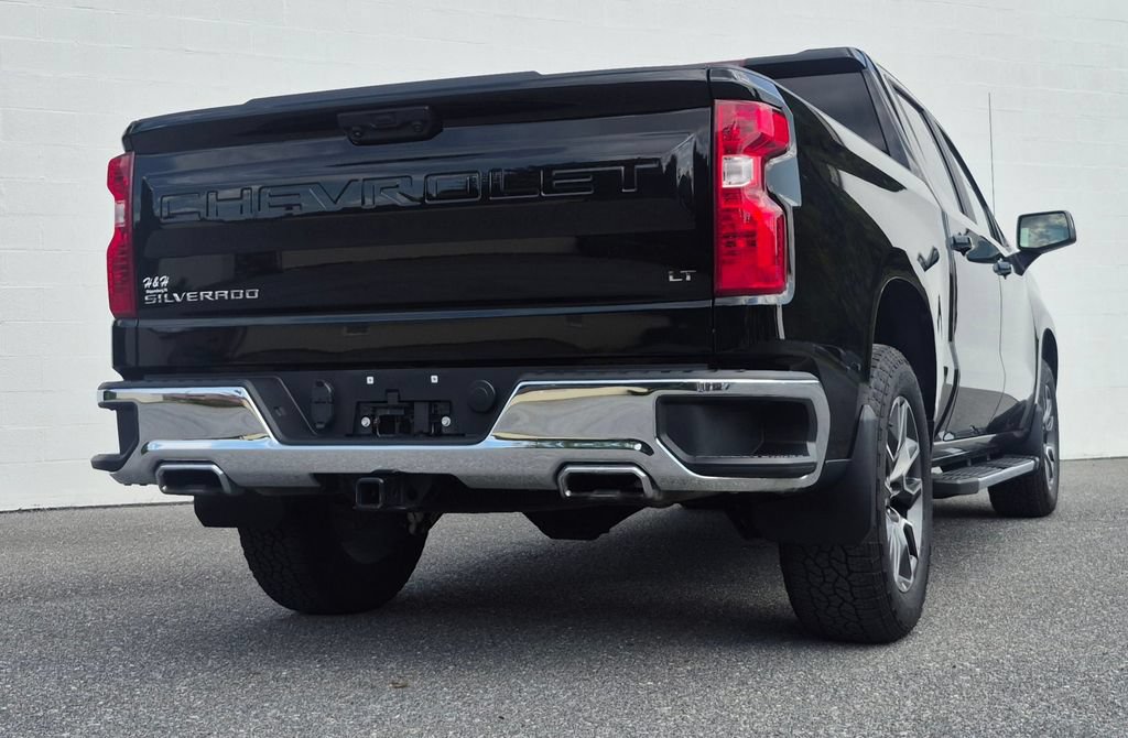 Used 2023 Chevrolet Silverado 1500 LT AWD/4WD image 16