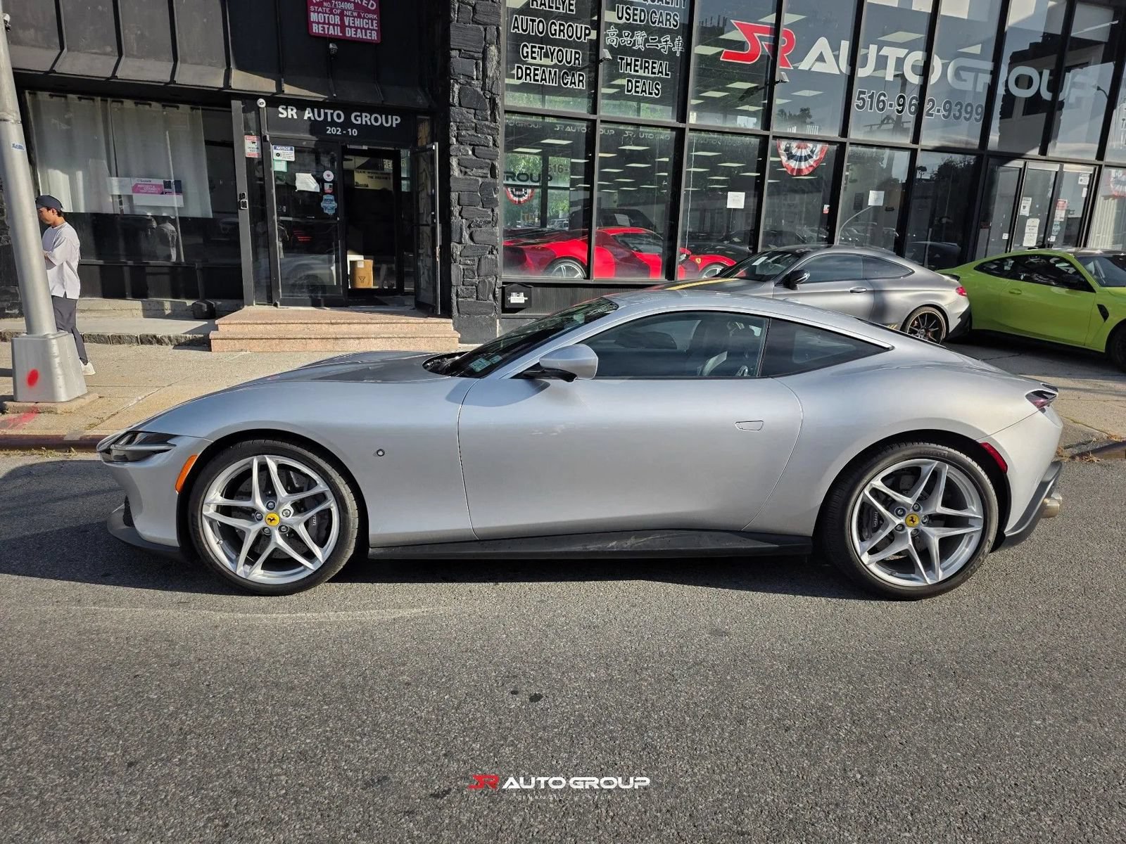 Used 2021 Ferrari Roma RWD image 8