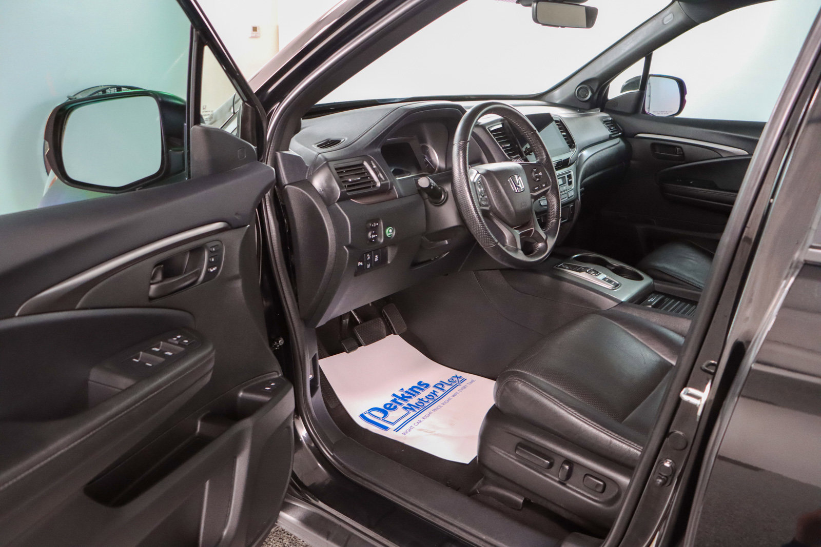 Used 2023 Honda Passport EX-L image 3