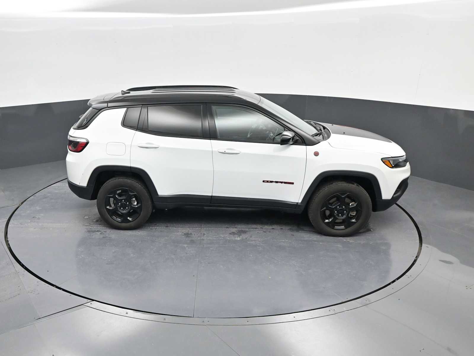 Used 2024 Jeep Compass Trailhawk image 38