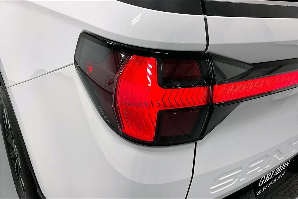 Used 2025 Hyundai Santa Cruz SE FWD image 37