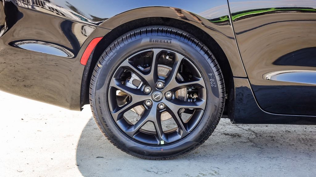 New 2026 Chrysler Pacifica Limited w/ S Appearance Package image 12