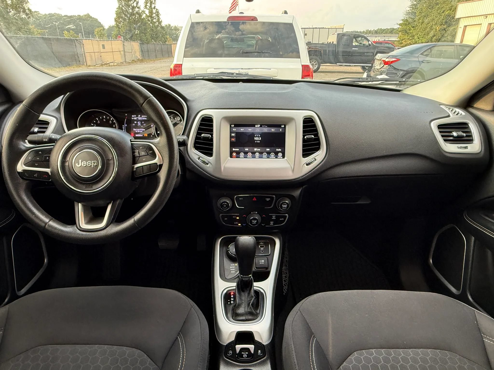 Used 2019 Jeep Compass Sport AWD/4WD image 3
