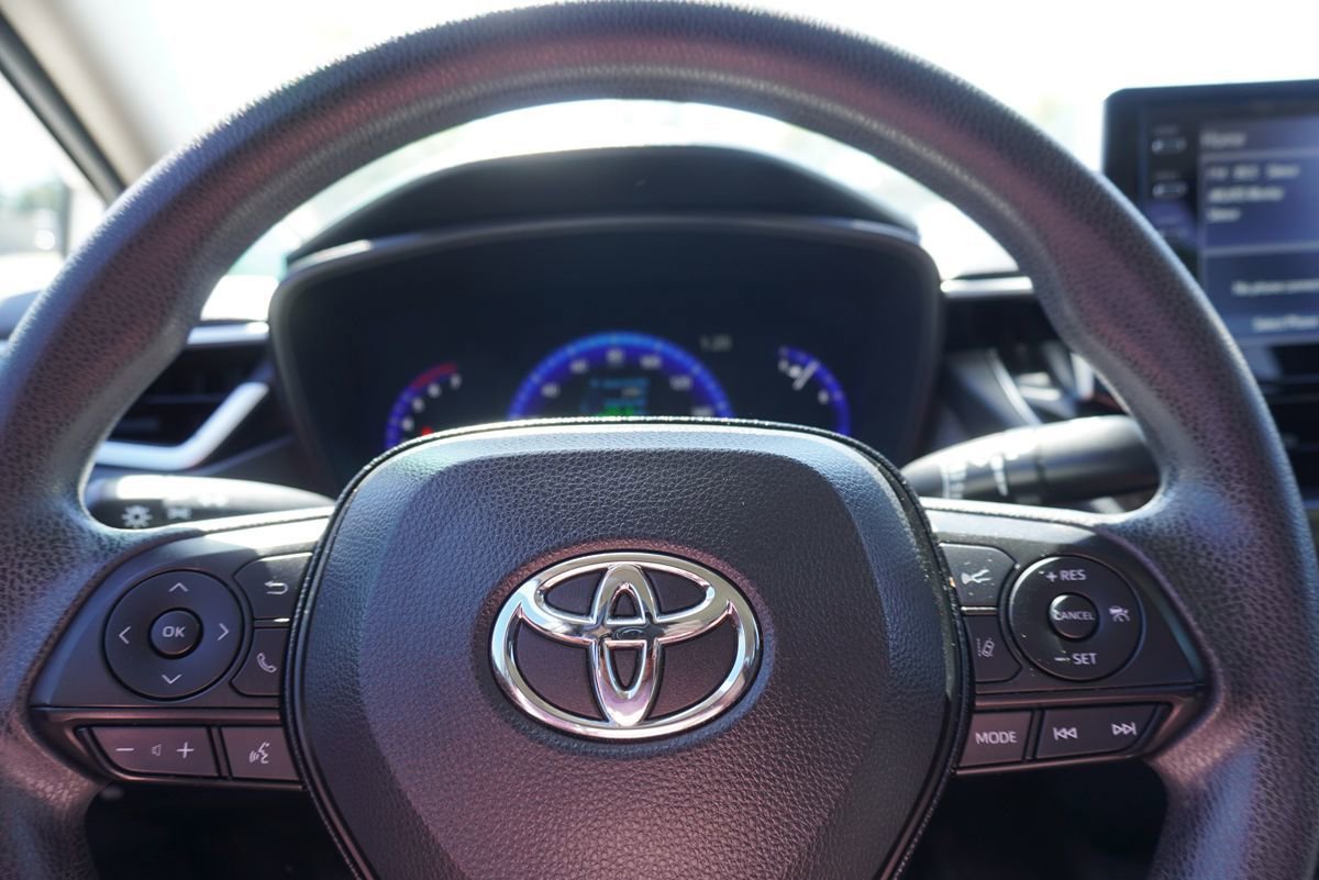 Used 2020 Toyota Corolla LE w/ Carpet Mat Package (TMS) FWD image 27