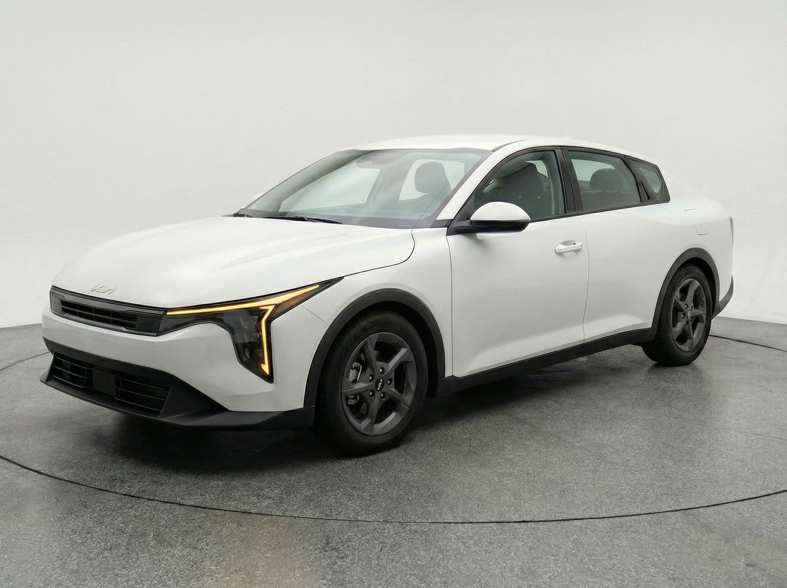 Used 2025 Kia K4 LXS image 3