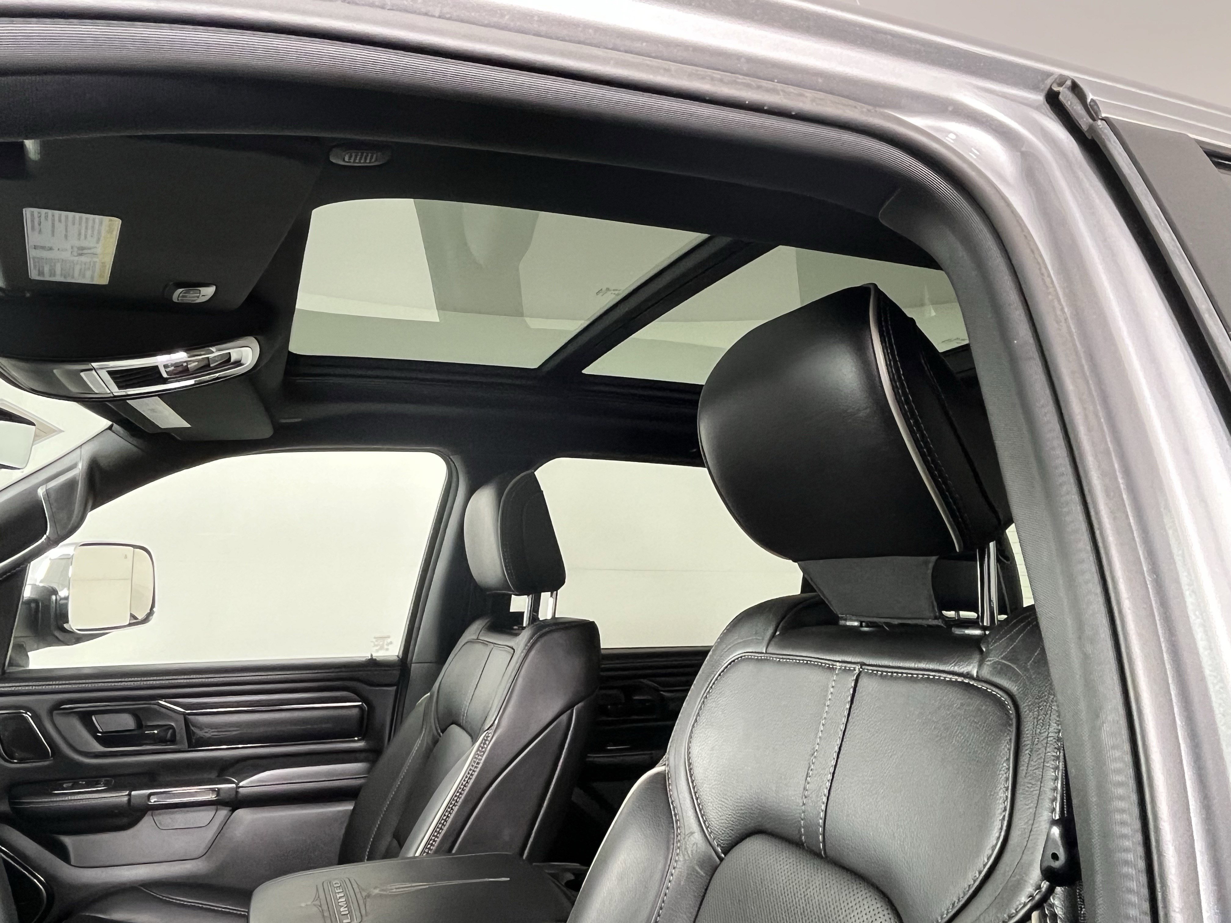 Used 2022 RAM 1500 Limited AWD/4WD image 18