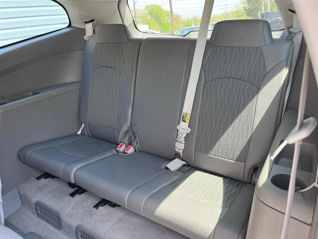 Used 2017 Chevrolet Traverse LS FWD image 17