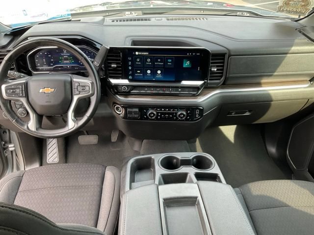 Used 2025 Chevrolet Silverado 1500 LT AWD/4WD image 4