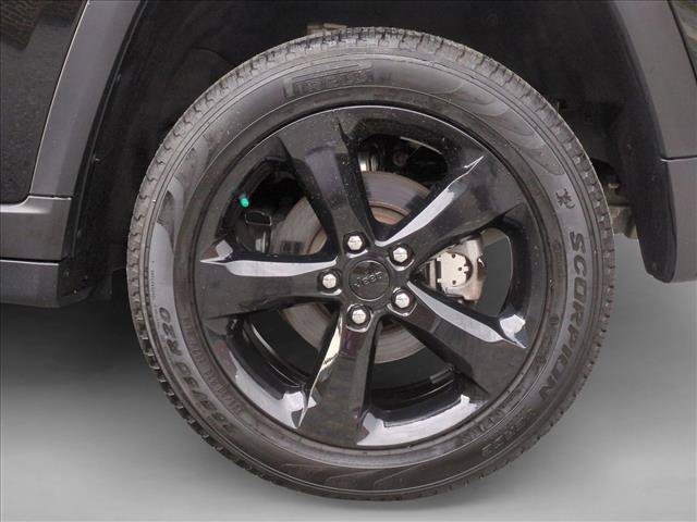 Used 2024 Jeep Grand Cherokee Limited w/ Black Appearance Package AWD/4WD image 24