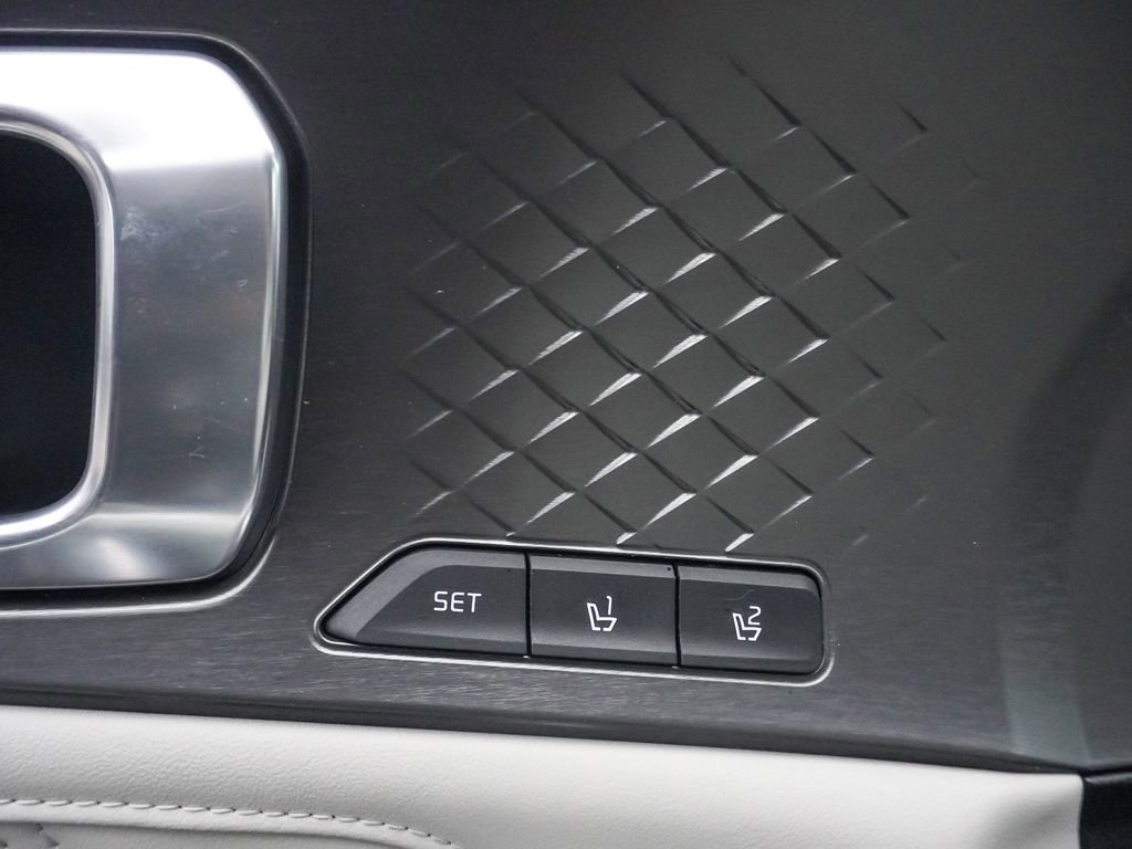 Used 2023 Kia Sorento SX Prestige image 42